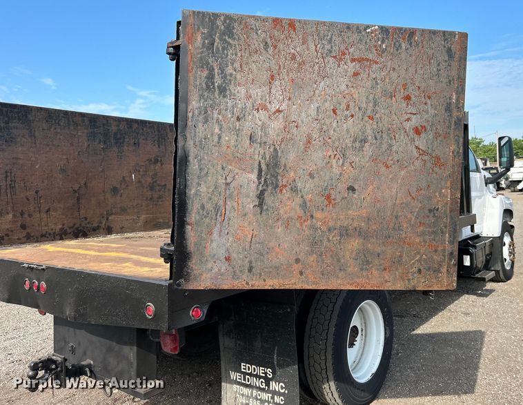 image for item EG0735 2007 Chevrolet  C6500 dump truck