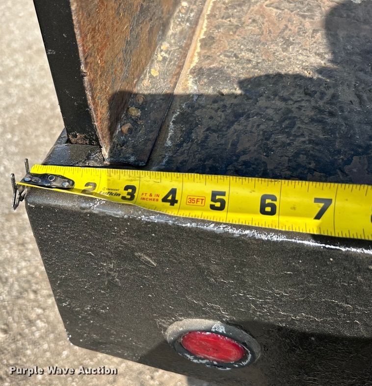 image for item EG0735 2007 Chevrolet  C6500 dump truck