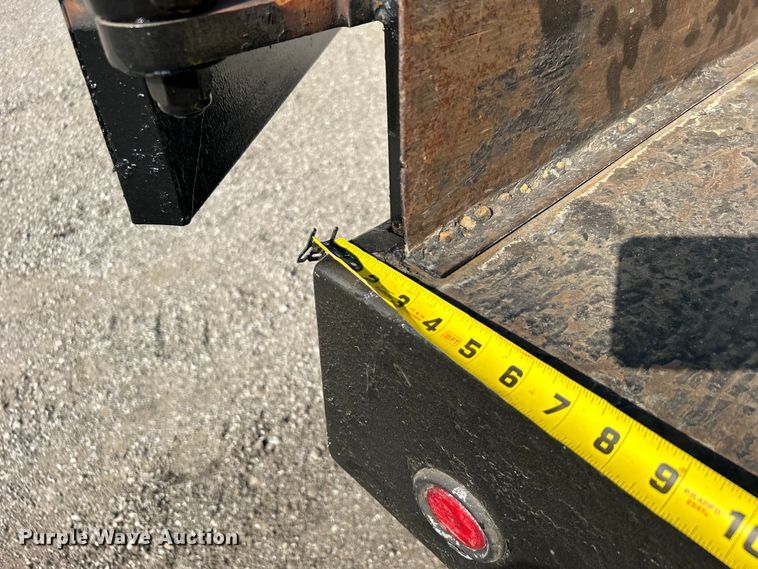 image for item EG0735 2007 Chevrolet  C6500 dump truck