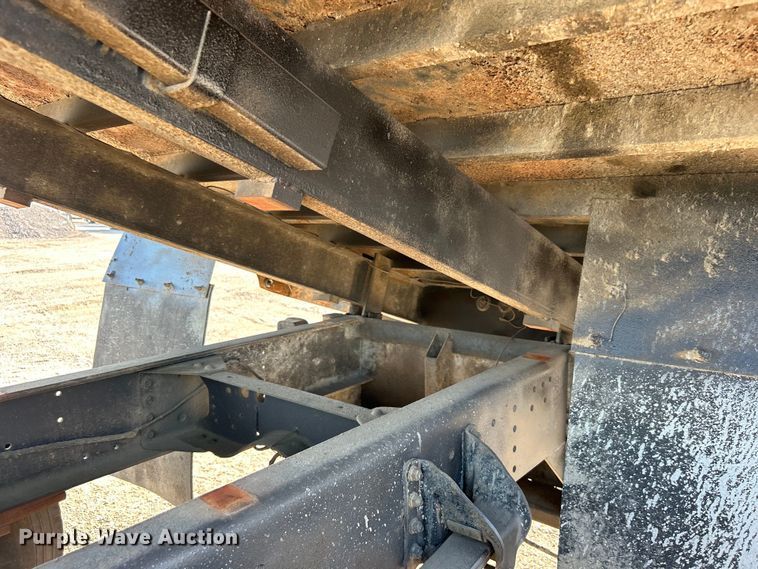 image for item EG0735 2007 Chevrolet  C6500 dump truck