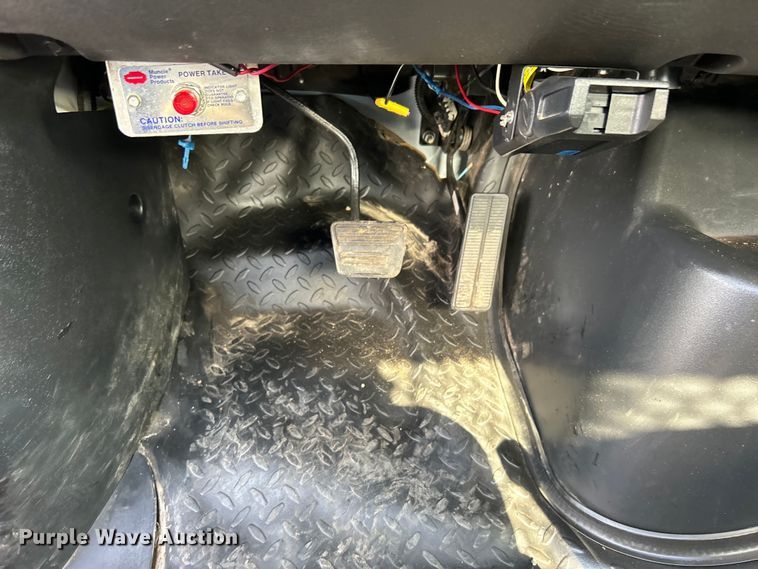 image for item EG0735 2007 Chevrolet  C6500 dump truck