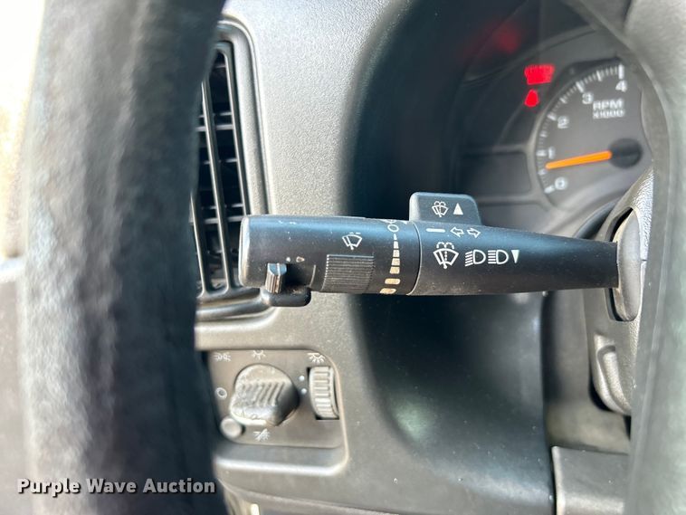 image for item EG0735 2007 Chevrolet  C6500 dump truck