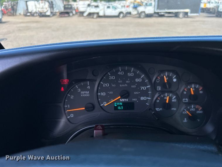 image for item EG0735 2007 Chevrolet  C6500 dump truck