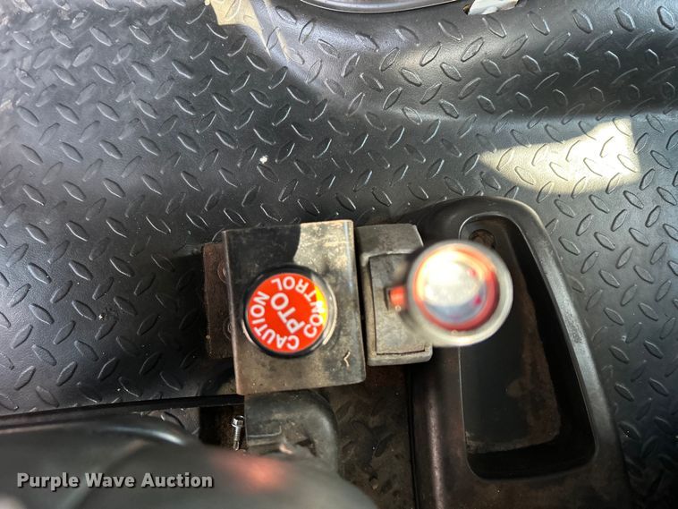 image for item EG0735 2007 Chevrolet  C6500 dump truck