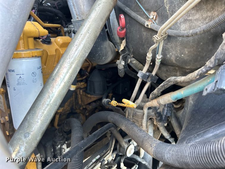 image for item EG0735 2007 Chevrolet  C6500 dump truck