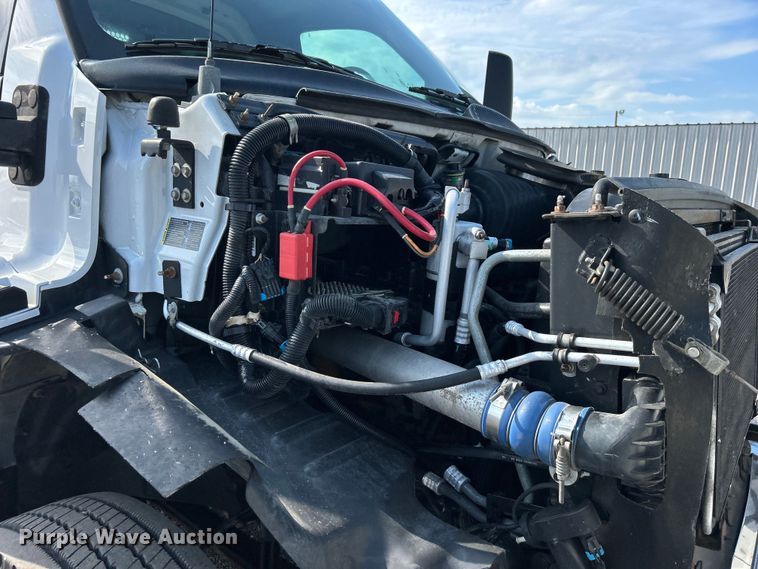 image for item EG0735 2007 Chevrolet  C6500 dump truck