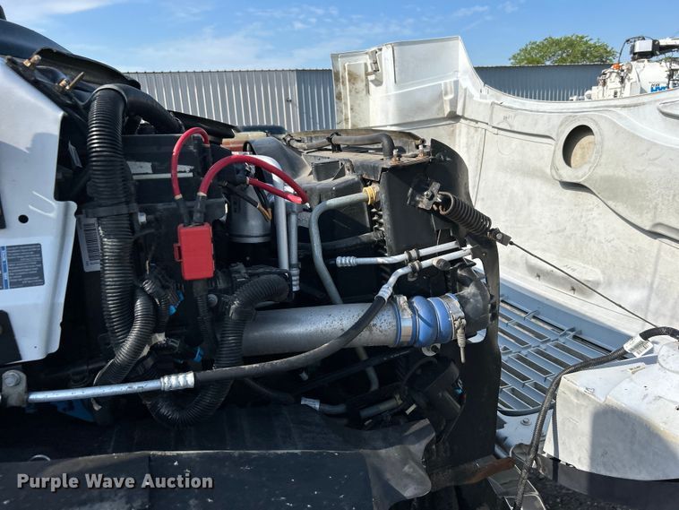 image for item EG0735 2007 Chevrolet  C6500 dump truck