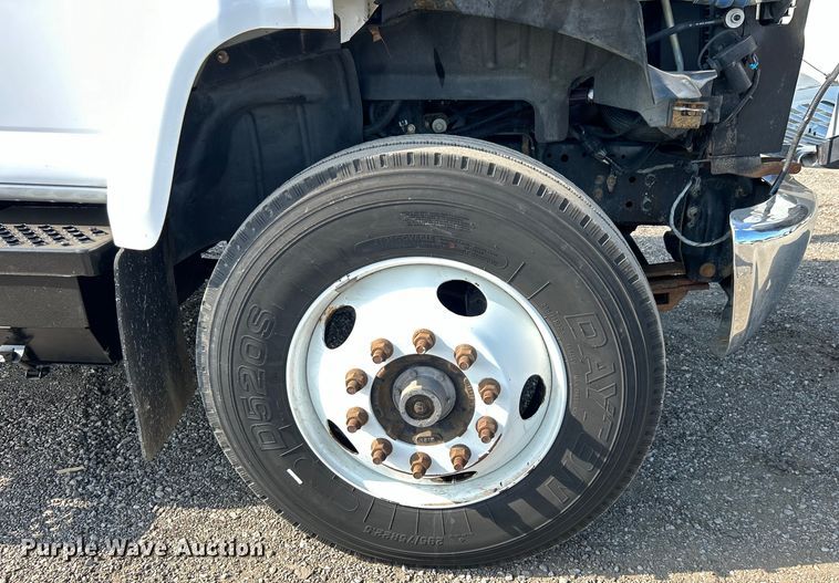 image for item EG0735 2007 Chevrolet  C6500 dump truck