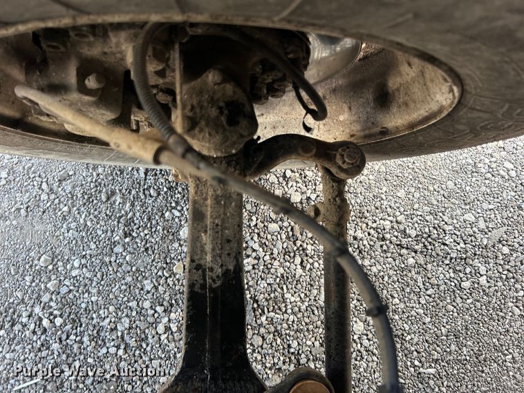 image for item EG0735 2007 Chevrolet  C6500 dump truck