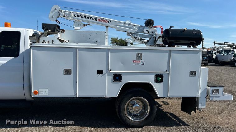 image for item EG0990 2012 Ford F550 Super Duty XL SuperCab utility / service truck