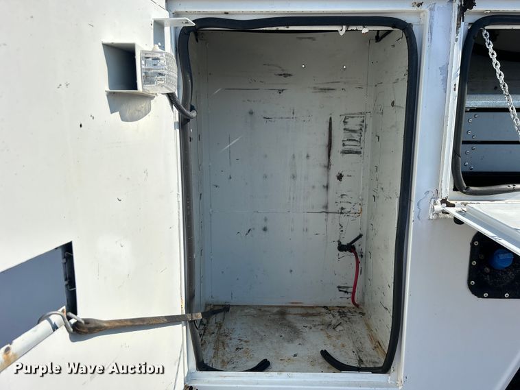 image for item EG0990 2012 Ford F550 Super Duty XL SuperCab utility / service truck