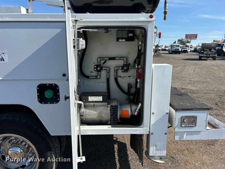 image for item EG0990 2012 Ford F550 Super Duty XL SuperCab utility / service truck