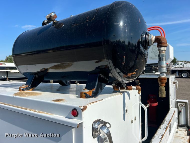 image for item EG0990 2012 Ford F550 Super Duty XL SuperCab utility / service truck