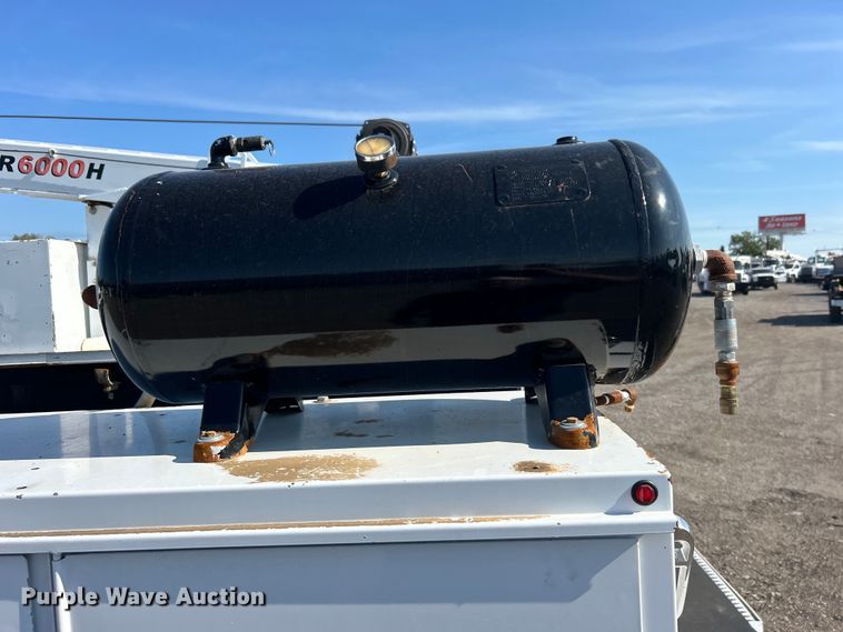 image for item EG0990 2012 Ford F550 Super Duty XL SuperCab utility / service truck