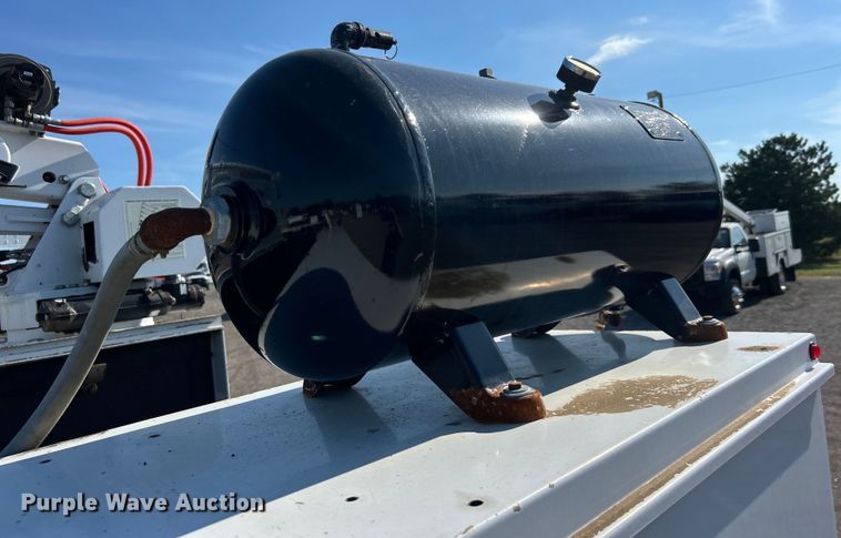 image for item EG0990 2012 Ford F550 Super Duty XL SuperCab utility / service truck