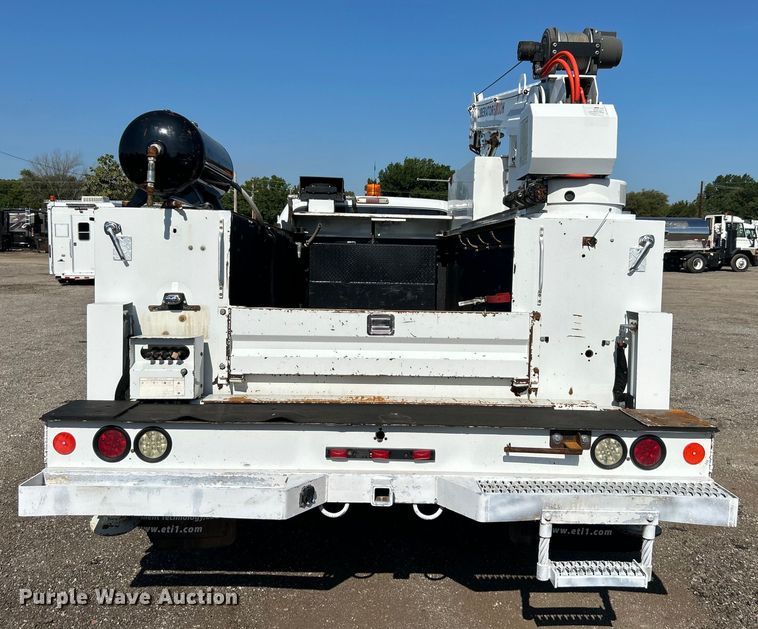 image for item EG0990 2012 Ford F550 Super Duty XL SuperCab utility / service truck