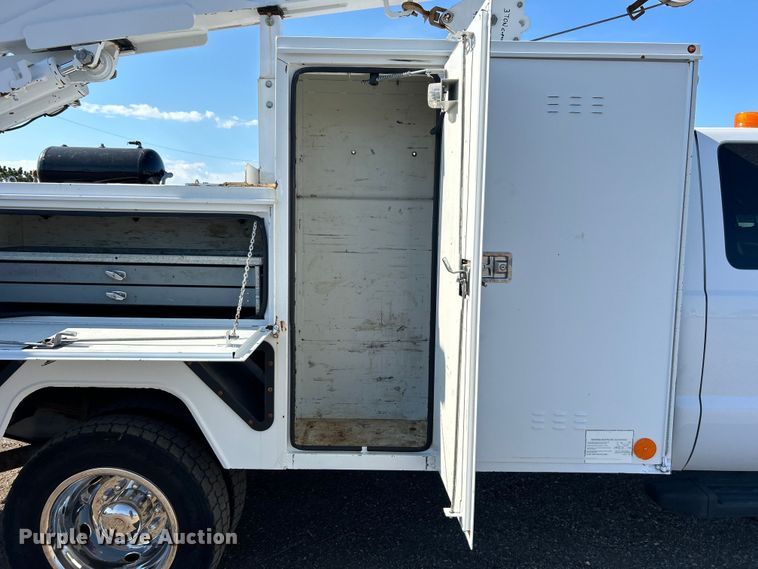 image for item EG0990 2012 Ford F550 Super Duty XL SuperCab utility / service truck