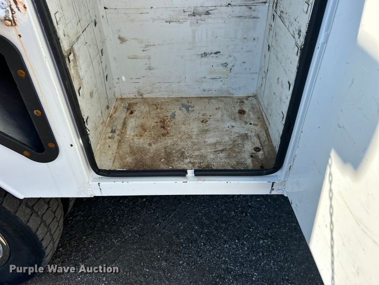 image for item EG0990 2012 Ford F550 Super Duty XL SuperCab utility / service truck