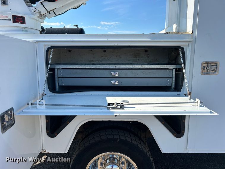 image for item EG0990 2012 Ford F550 Super Duty XL SuperCab utility / service truck