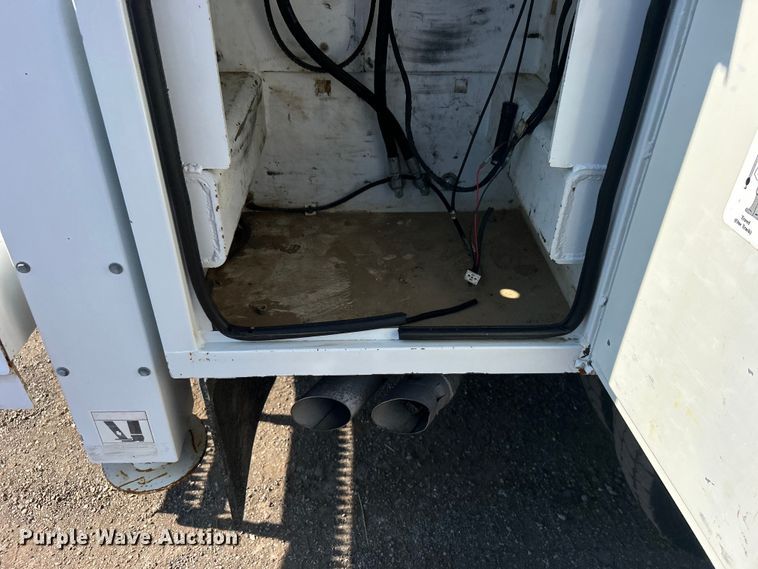 image for item EG0990 2012 Ford F550 Super Duty XL SuperCab utility / service truck