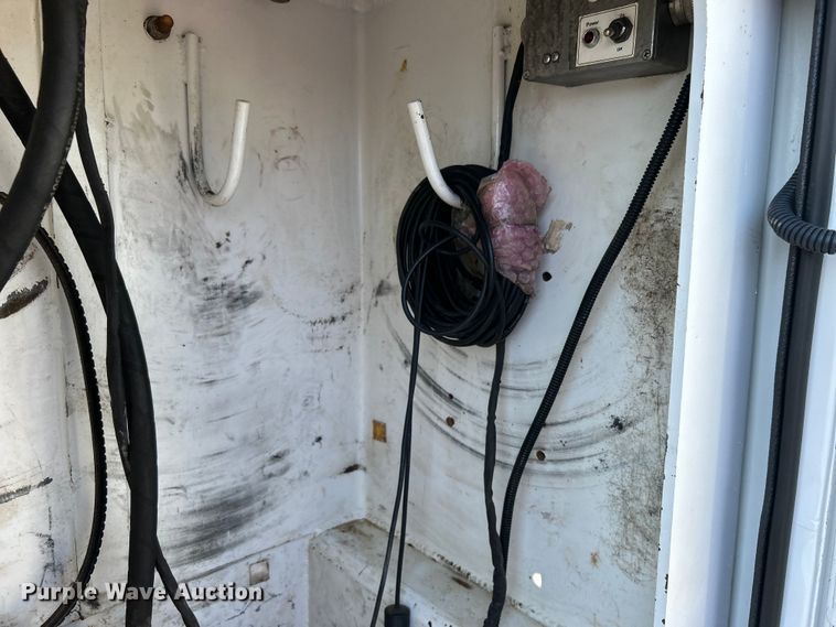 image for item EG0990 2012 Ford F550 Super Duty XL SuperCab utility / service truck