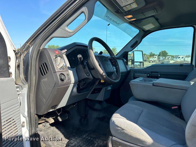 image for item EG0990 2012 Ford F550 Super Duty XL SuperCab utility / service truck