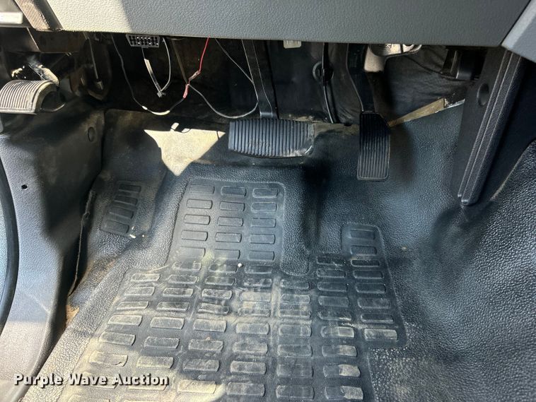 image for item EG0990 2012 Ford F550 Super Duty XL SuperCab utility / service truck