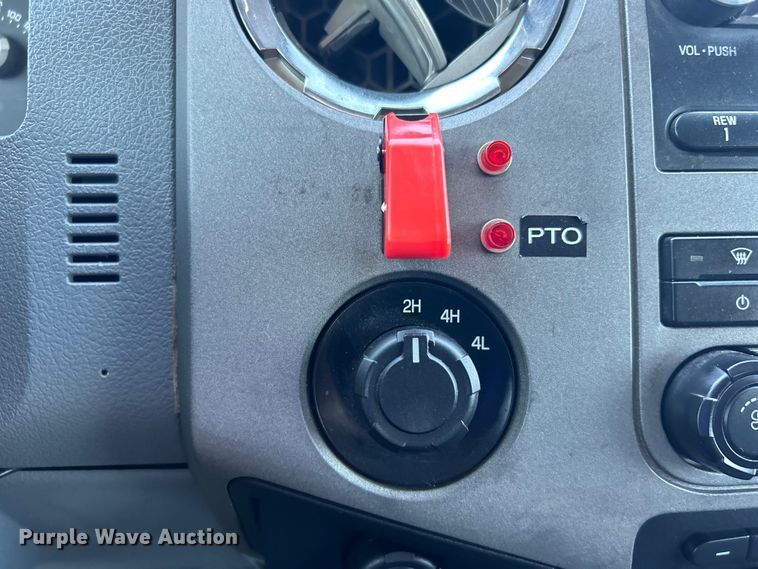 image for item EG0990 2012 Ford F550 Super Duty XL SuperCab utility / service truck