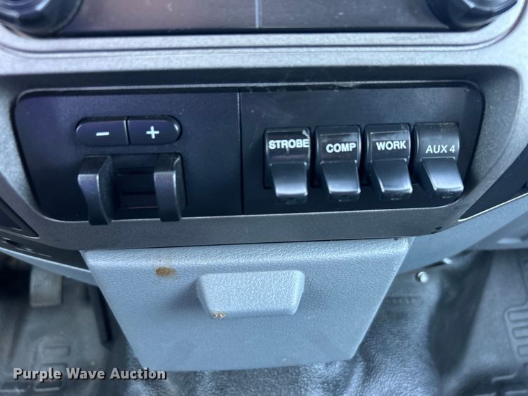 image for item EG0990 2012 Ford F550 Super Duty XL SuperCab utility / service truck