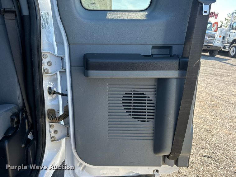 image for item EG0990 2012 Ford F550 Super Duty XL SuperCab utility / service truck