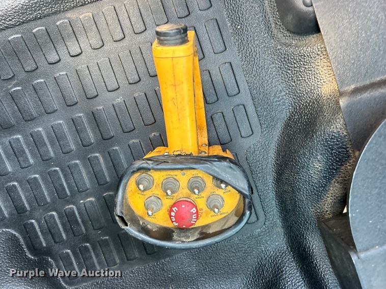 image for item EG0990 2012 Ford F550 Super Duty XL SuperCab utility / service truck