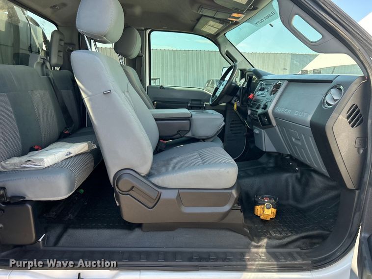 image for item EG0990 2012 Ford F550 Super Duty XL SuperCab utility / service truck