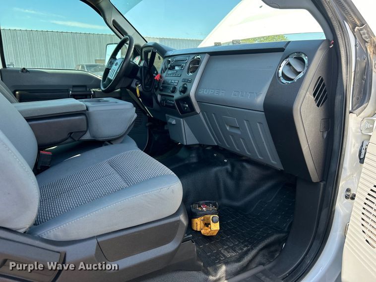 image for item EG0990 2012 Ford F550 Super Duty XL SuperCab utility / service truck