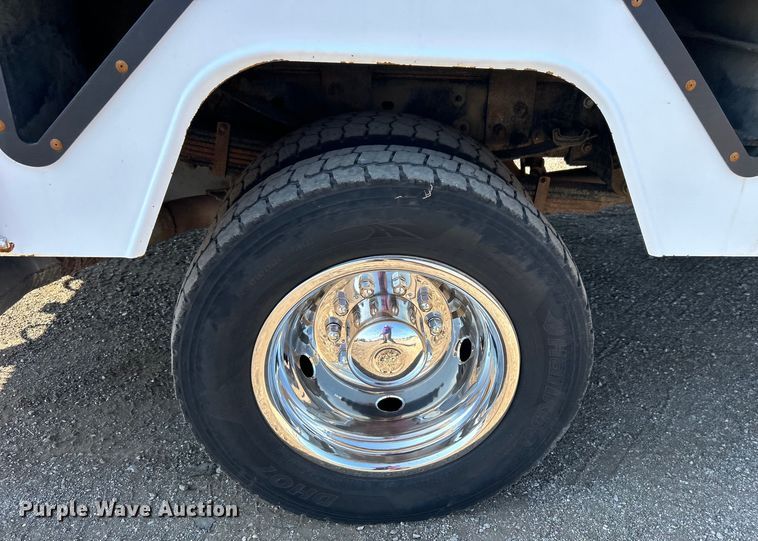 image for item EG0990 2012 Ford F550 Super Duty XL SuperCab utility / service truck