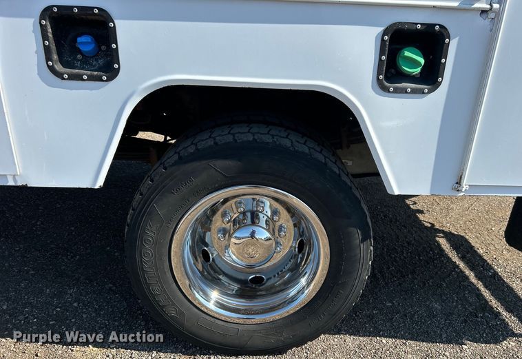 image for item EG0990 2012 Ford F550 Super Duty XL SuperCab utility / service truck