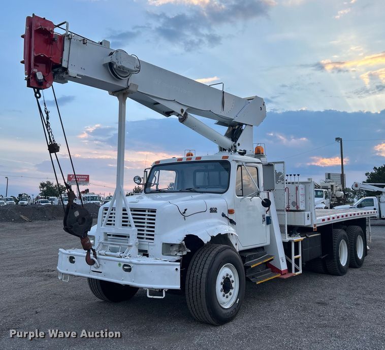 image for item EG1000 1998 International  4900 crane truck
