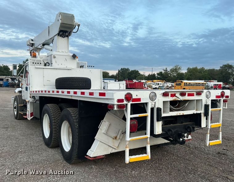 image for item EG1000 1998 International  4900 crane truck