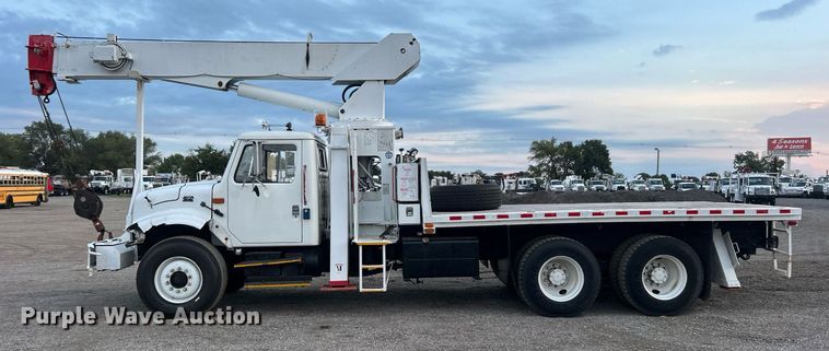 image for item EG1000 1998 International  4900 crane truck
