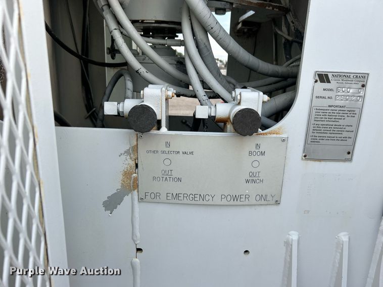 image for item EG1000 1998 International  4900 crane truck