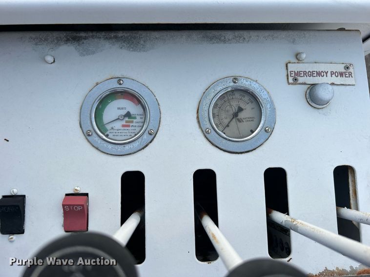 image for item EG1000 1998 International  4900 crane truck