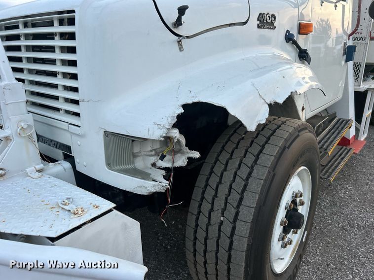 image for item EG1000 1998 International  4900 crane truck