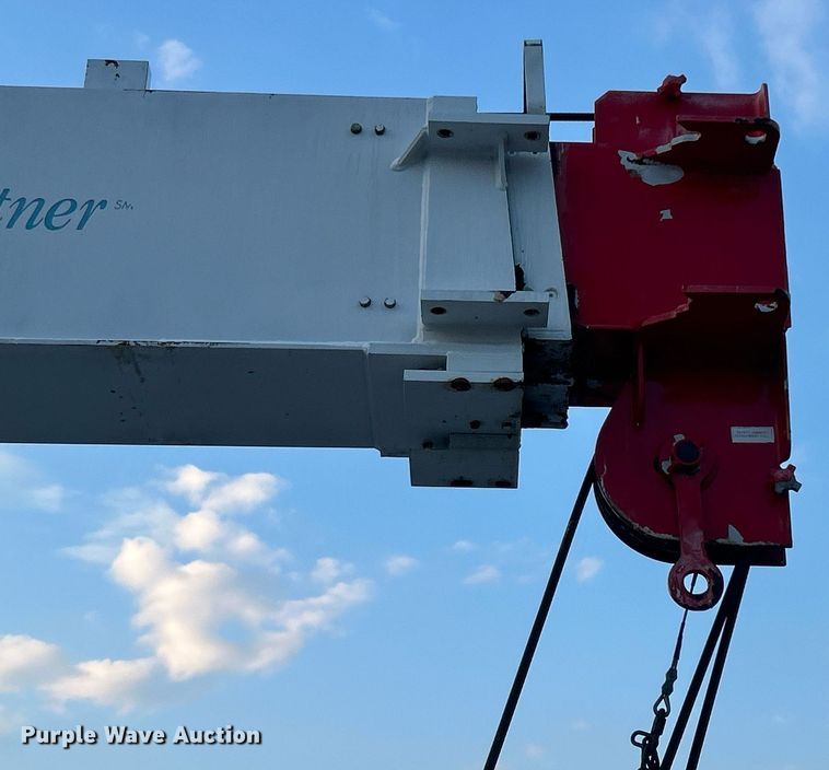 image for item EG1000 1998 International  4900 crane truck