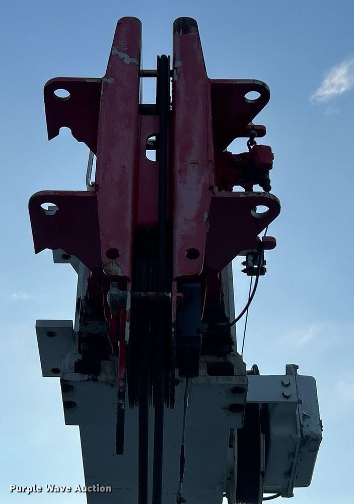 image for item EG1000 1998 International  4900 crane truck