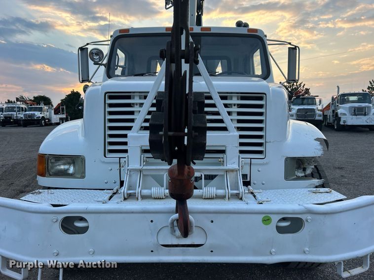image for item EG1000 1998 International  4900 crane truck