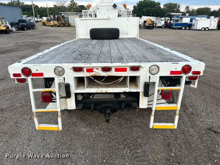 image for item EG1000 1998 International  4900 crane truck