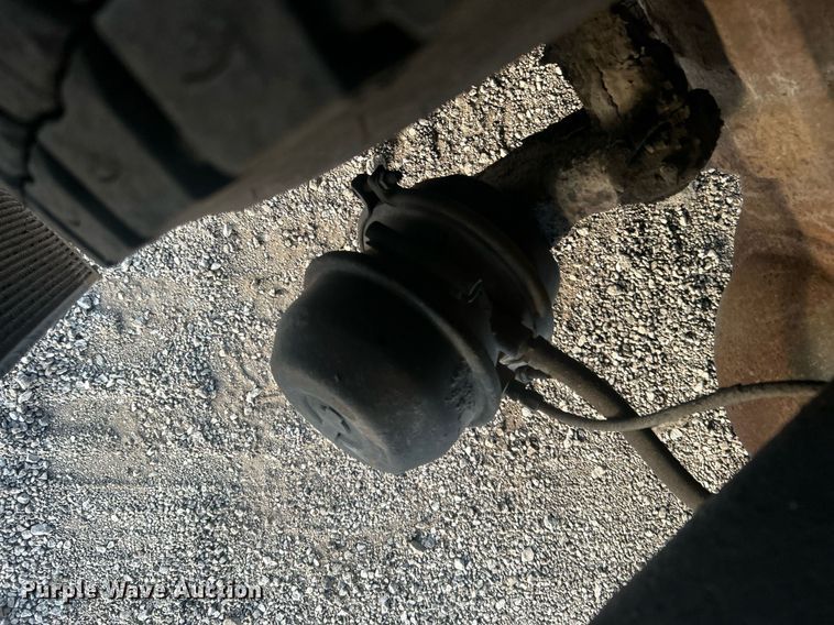 image for item EG1000 1998 International  4900 crane truck