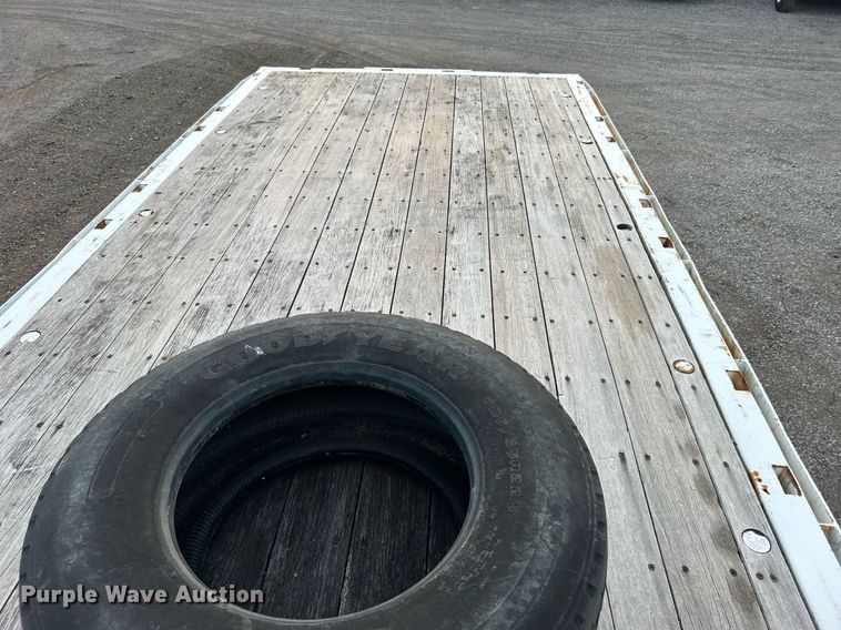 image for item EG1000 1998 International  4900 crane truck