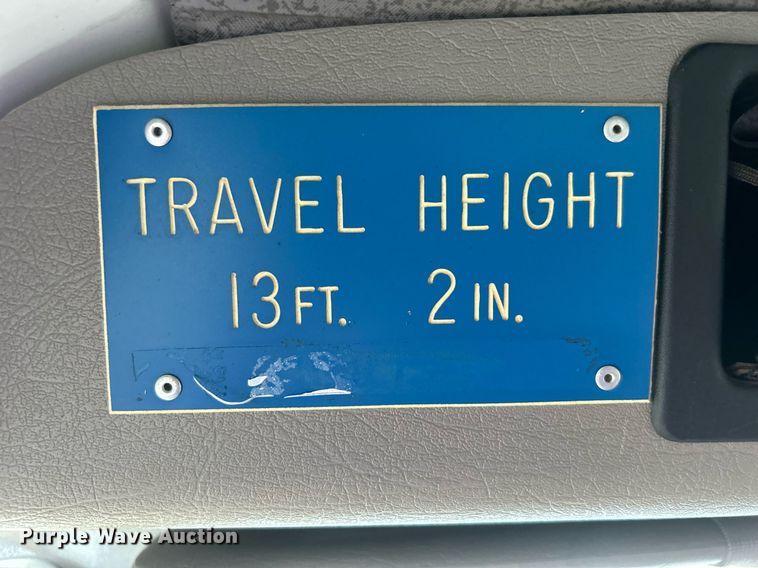 image for item EG1000 1998 International  4900 crane truck