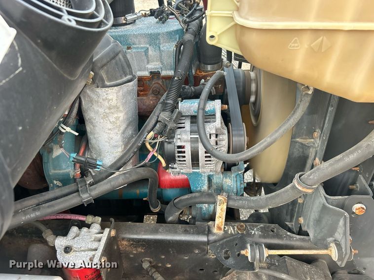 image for item EG1000 1998 International  4900 crane truck