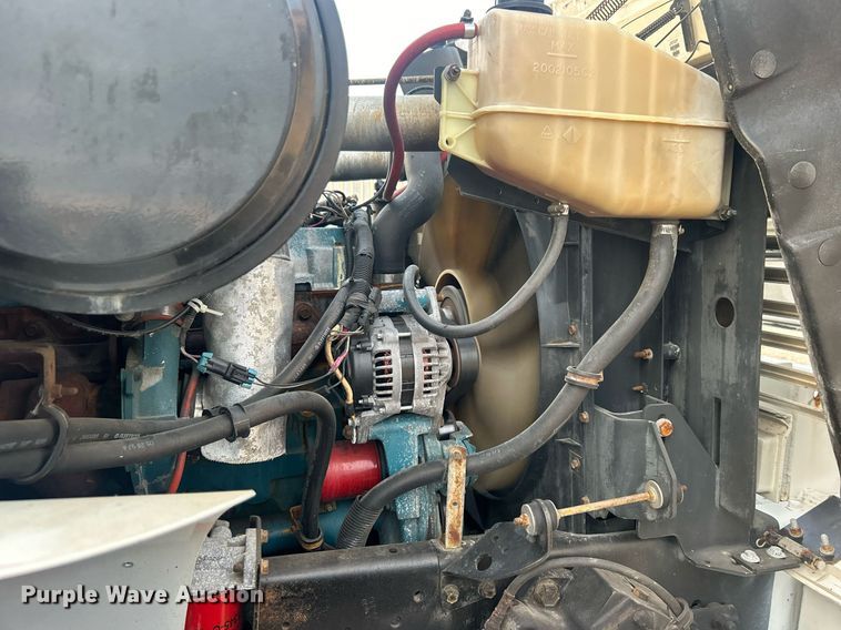 image for item EG1000 1998 International  4900 crane truck